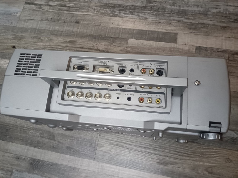 Working Sanyo PLC-XP30 Large Venue Presentation Projector PRO xtraX Multimedia