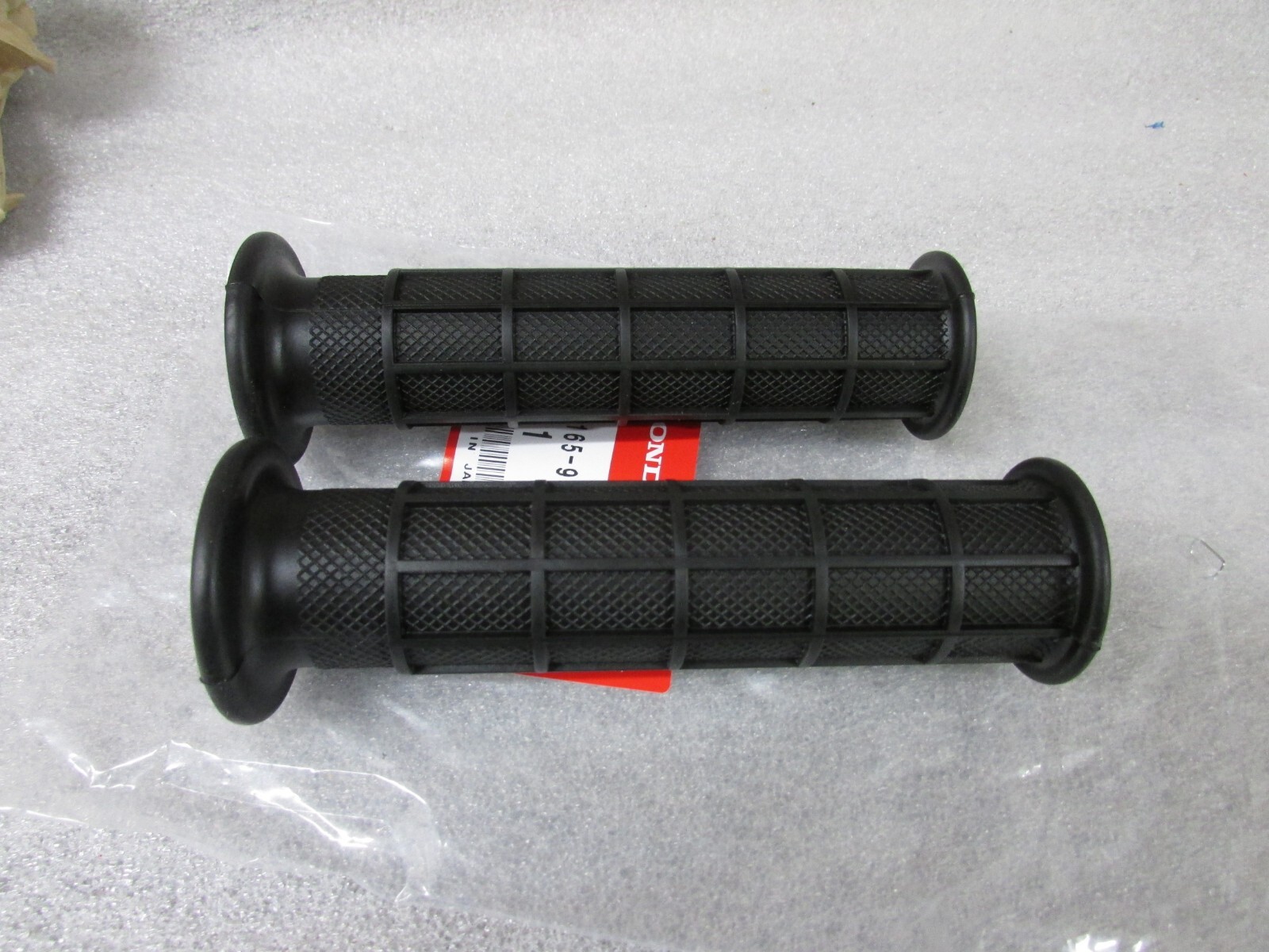 NOS HONDA ATC200 ATC200ES ATC200M ATC200S ATC200X OEM HANDLEBAR GRIPS PR 7/8"
