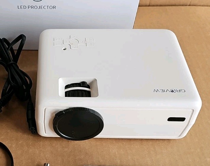 Groview Mini Projector Led Bluetooth Model G210 Portable Complete With Box 8"x6"