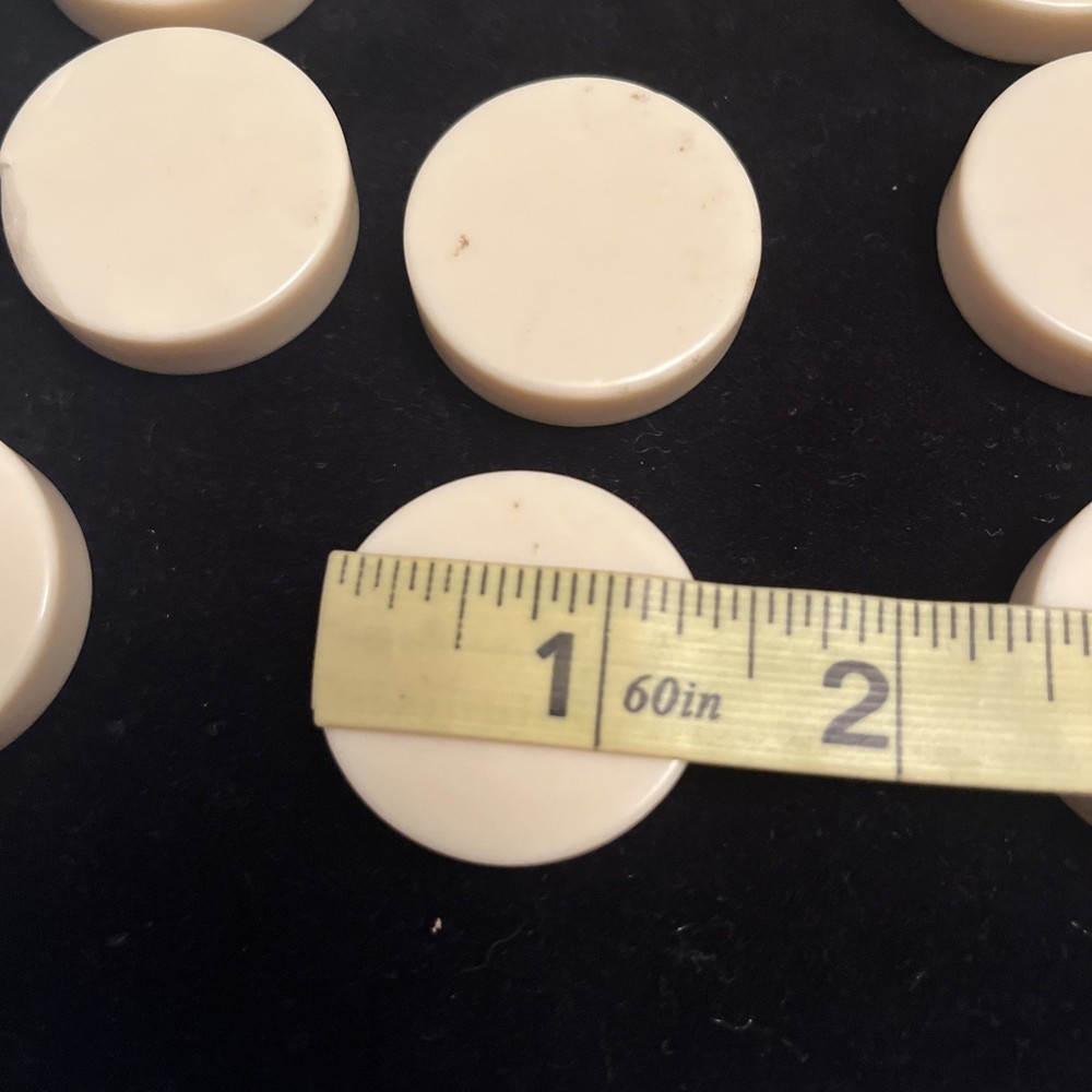 VINTAGE 30 PIECES CREAM & BROWN BAKELITE? BACKGAMMON Read Description