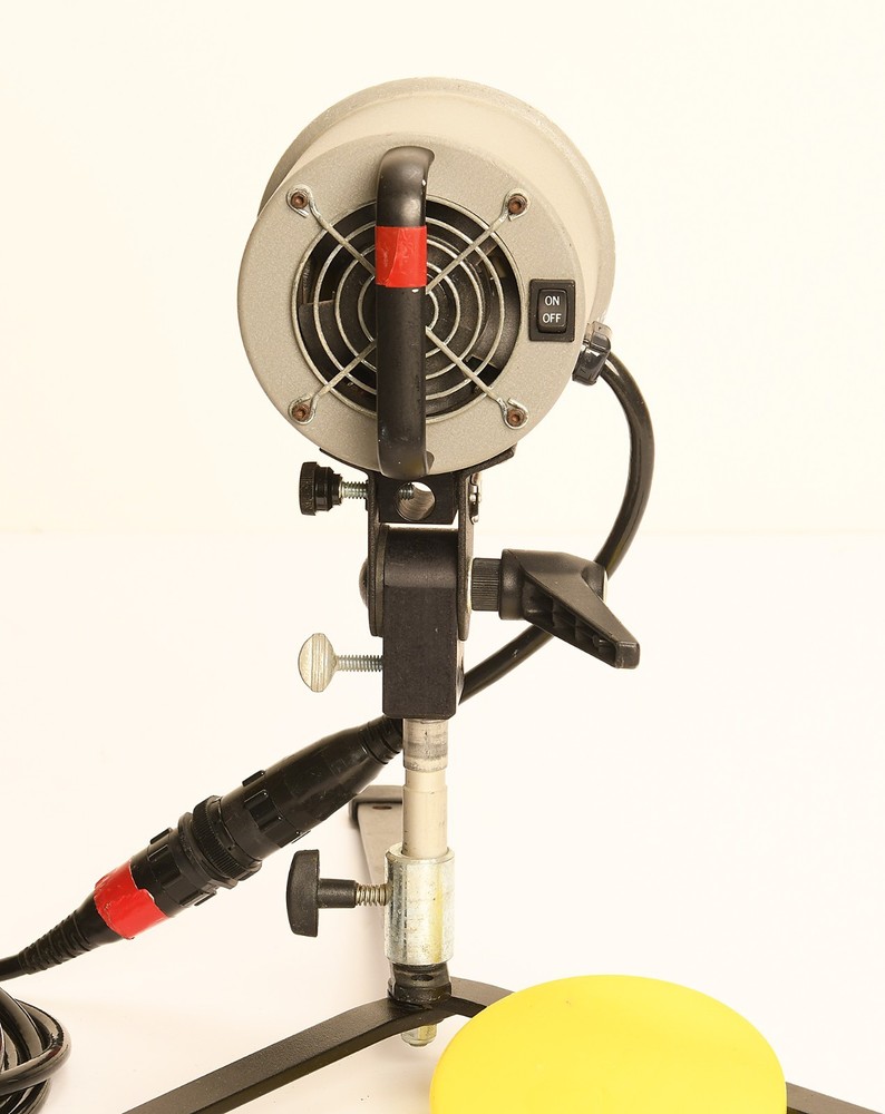 DYNALIGHT 2040 2000 Watt Strobe Head, 16 ' Cord. TESTED!! WORKING!!