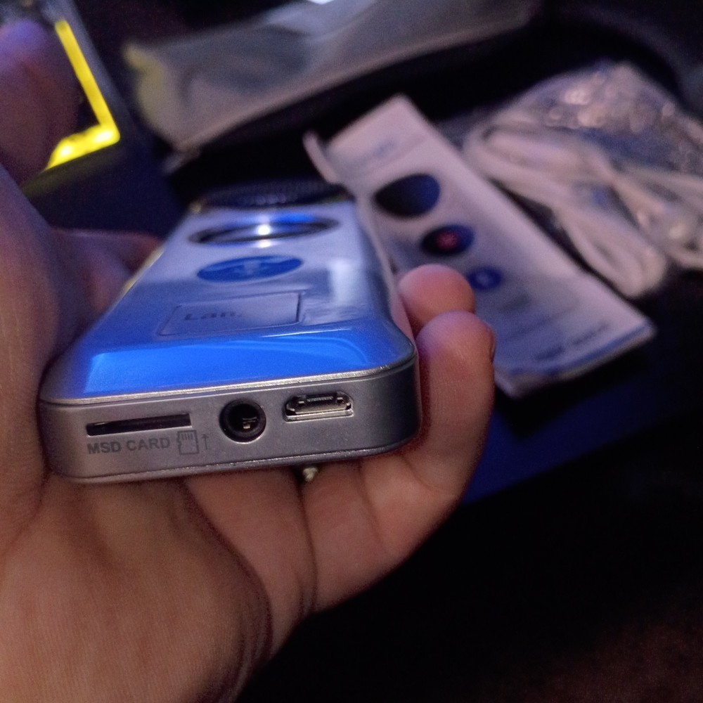 Langie S2 Portable Speaking Translator Learning Tool Designed by Comet