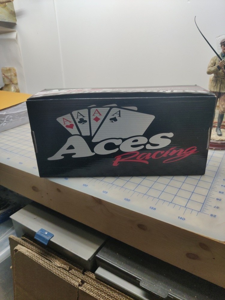 Aces 4 point harness e 4 certafied new open box