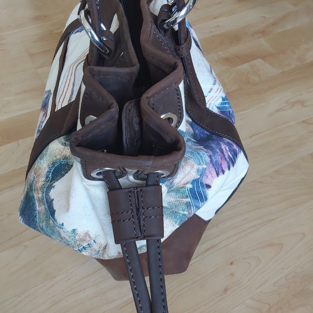 Louis Cardini Zip Top patterned Canvas Double Handle Tote stud feet bottom