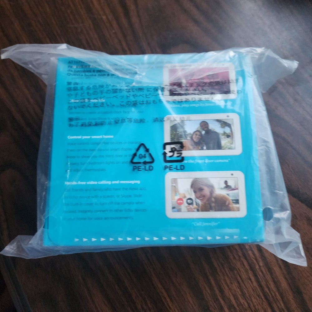 New Amazon Echoshow 5 - Compact 5.5" Screen WHITE