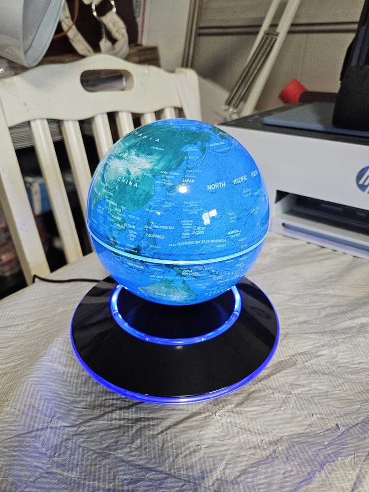 Magnetic Levitating Rotating Globe LED Light