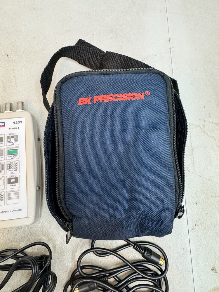 Tested Clean BK Precision 1253 Handheld HDTV Pattern Color Bars Generator