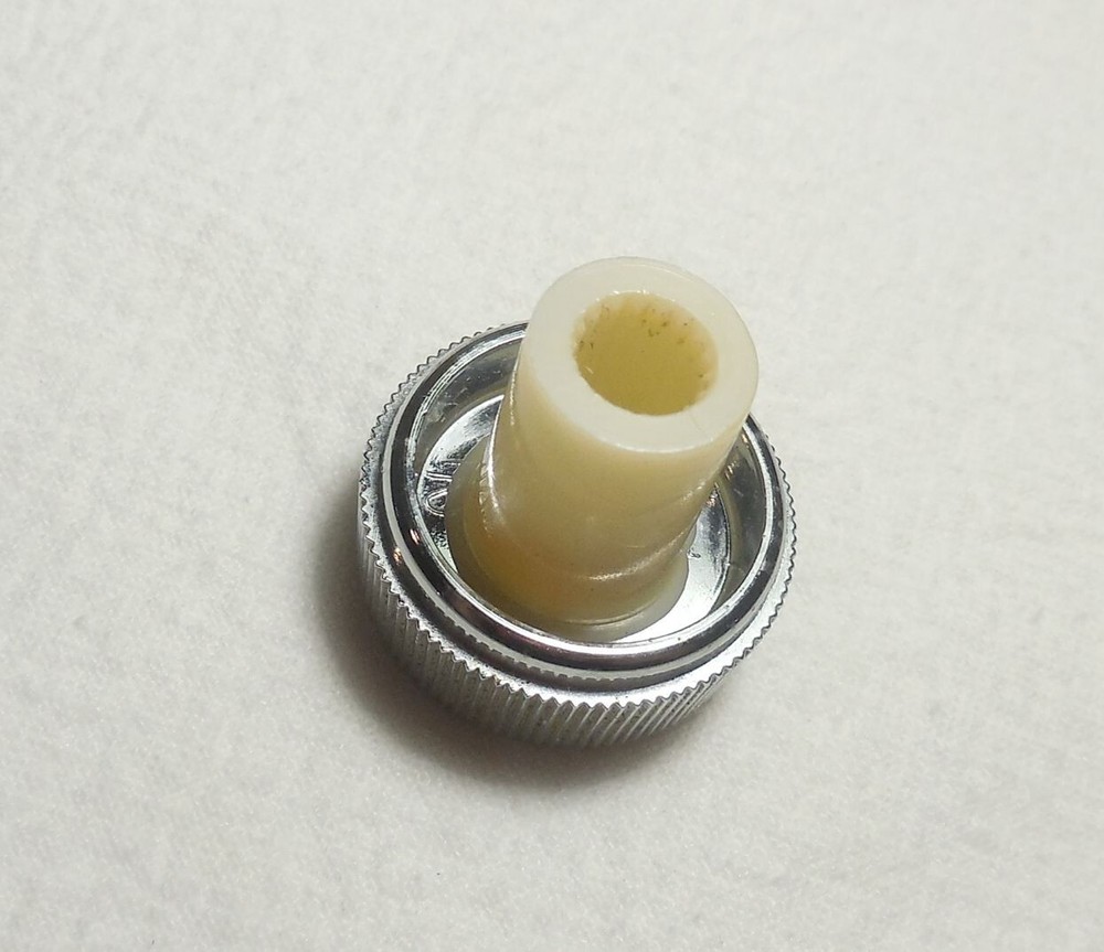 Qty(2) USED Knurled Knobs Asian Pitch 3/4 Diameter