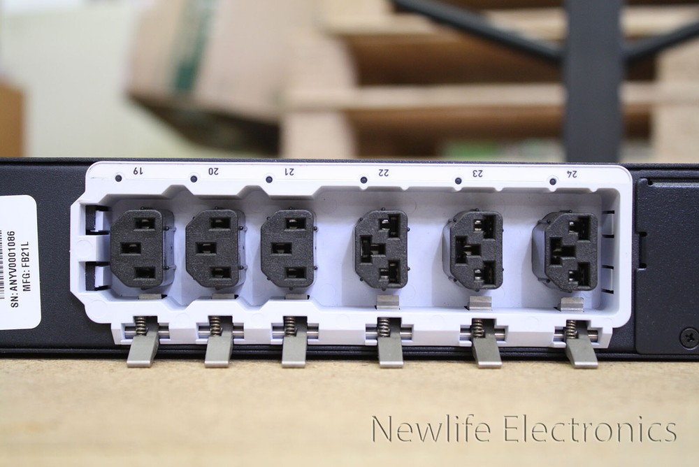 Server Technology Switched Rack PDU C3WG36RL-2CJE2MT4