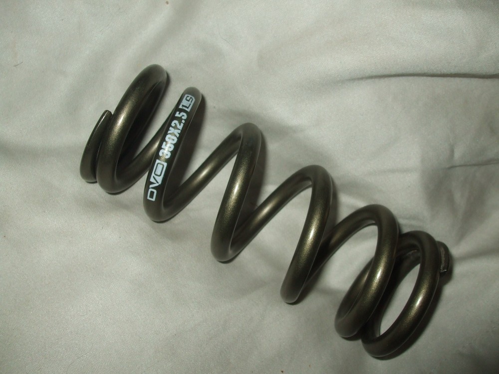 DVO LS Coil Spring, 300lbs x 2.5"