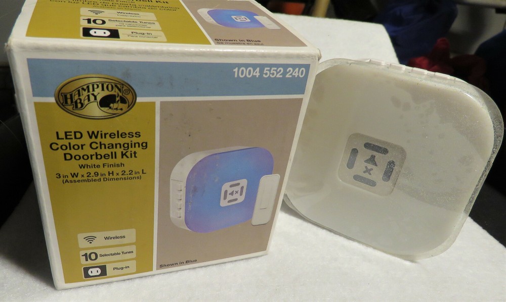 WIRELESS DOORBELL WITH COLOR CHANGING LED LIGHTED CONTROLLER - HAMPTON BAY - NEW