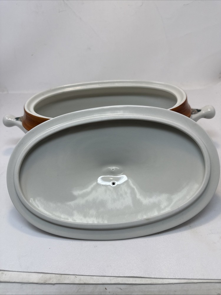 Goebel Burgund 3 Quart Oval Covered Casserole