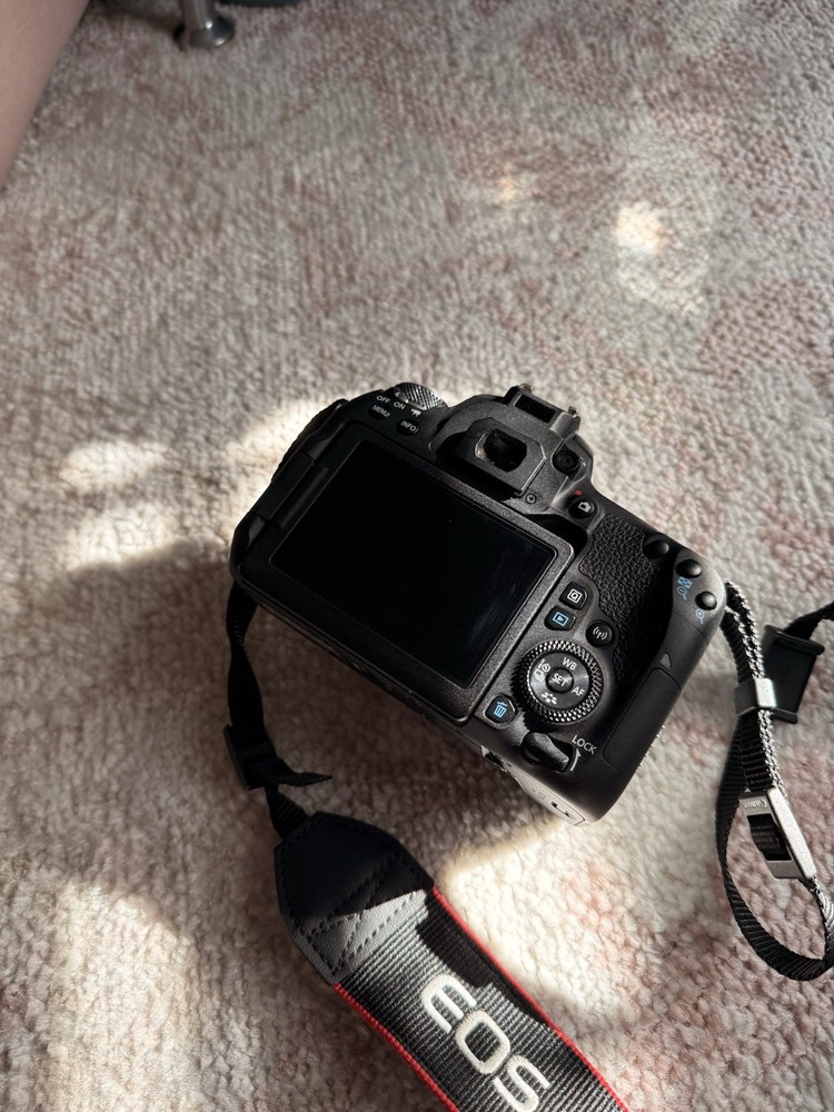 Canon EOS 77D Camera Accessory Bundle with EFS 18-55mm Lens, Strap, Charger