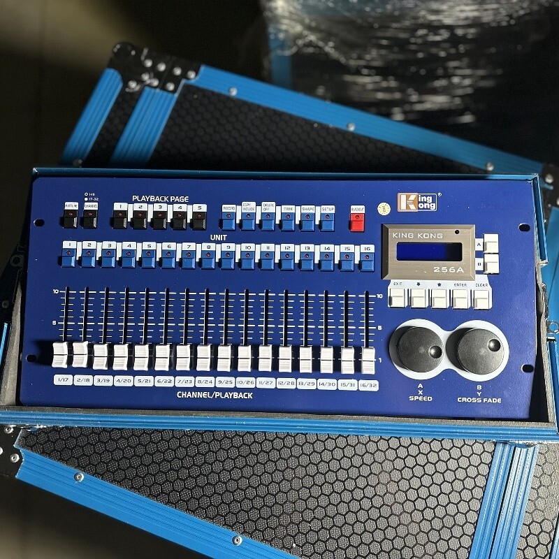 Professional DMX512 Controller 256A DMX Console Stage Light Controller With Case