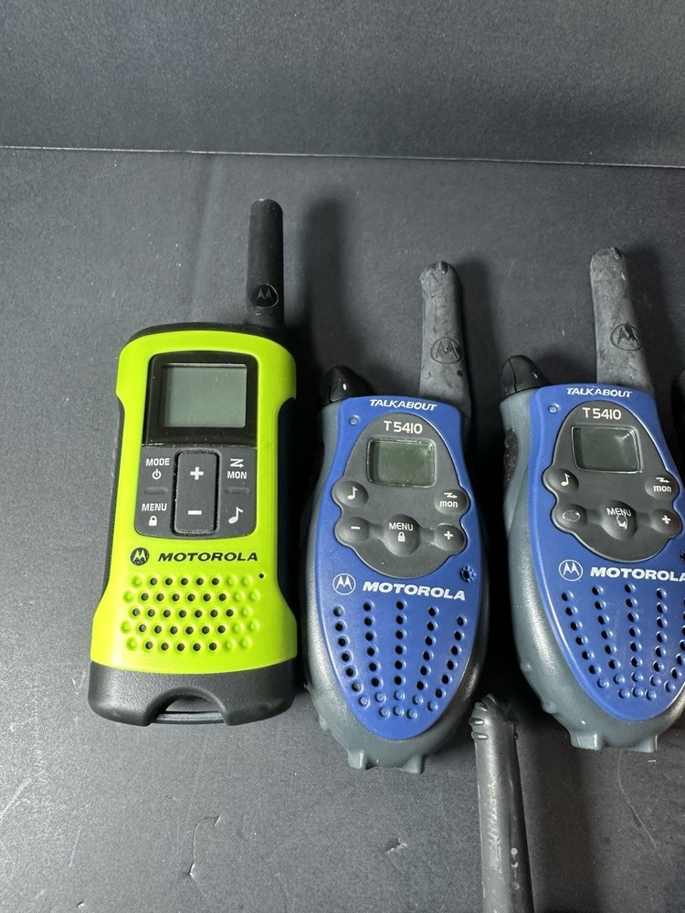 LOT-8 Motorola Talkabout WORKING