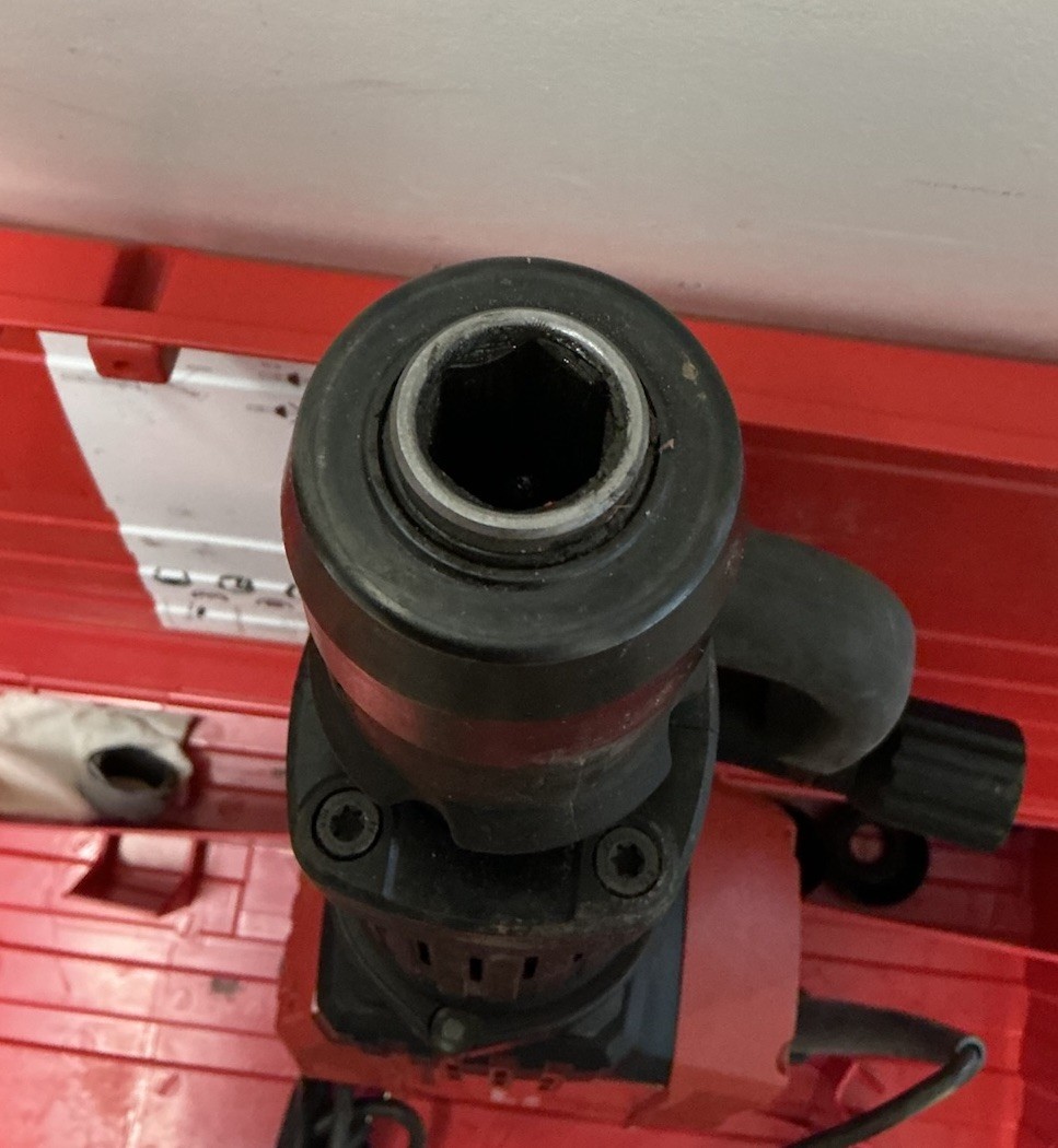 HILTI TE 905-AVR Demolition Hammer/Concrete Breaker w/ Case