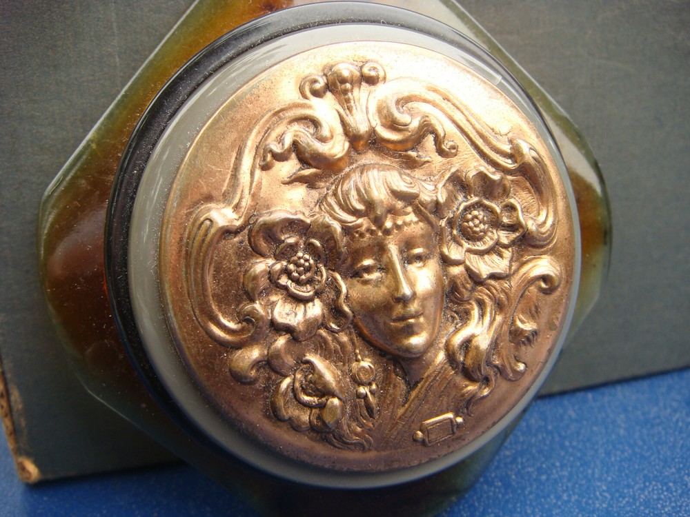 VINTAGE MULT-TIER BROOCH COPPER CAMEO SIGNED ETTA