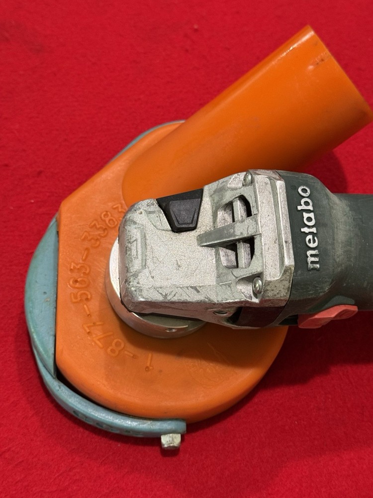 Dustless Handheld Surface Grinder - Metabo 15-125HT Angle Grinder