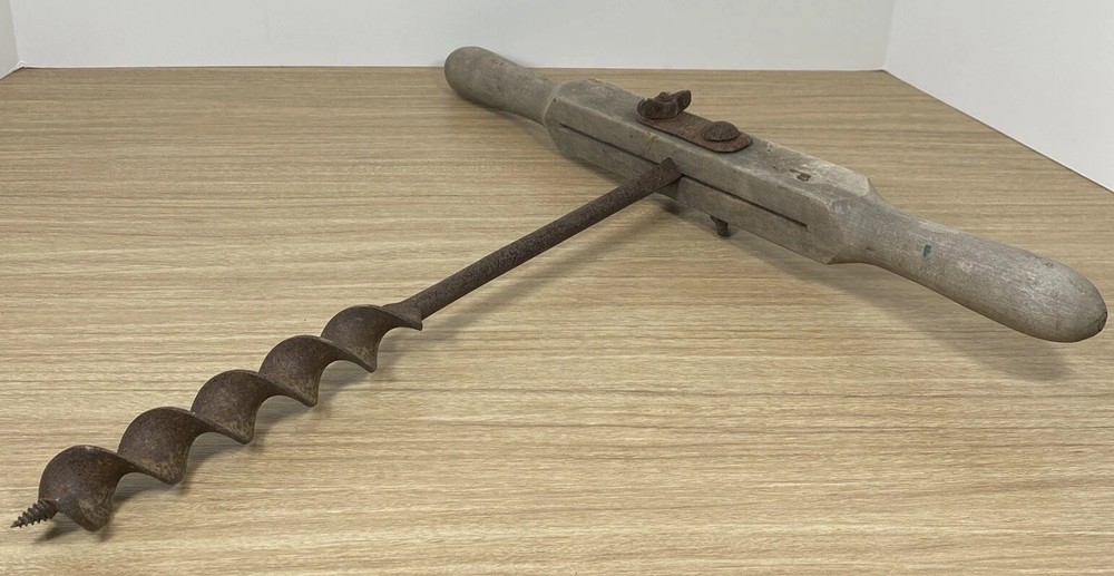 Vintage Carpenter’s Hand Drill Rustic Primitive Farm & Barn