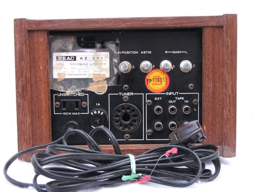 Teac AZ-201 total peformance indicator