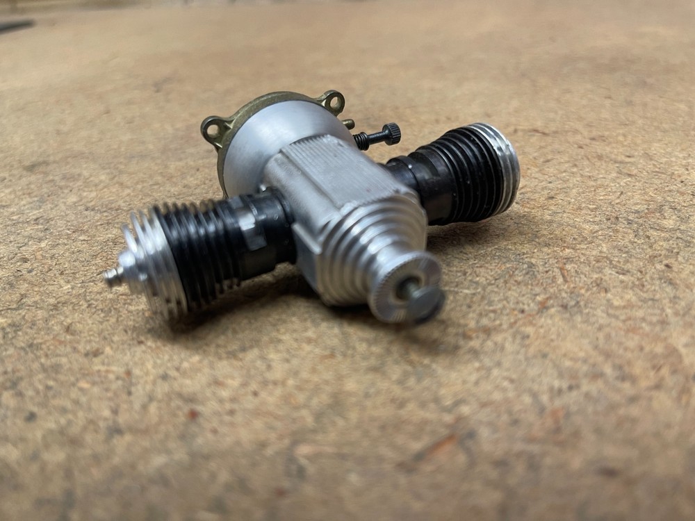 Cox .098 Flat Twin Control Line Or Free Flight Airplane Engine