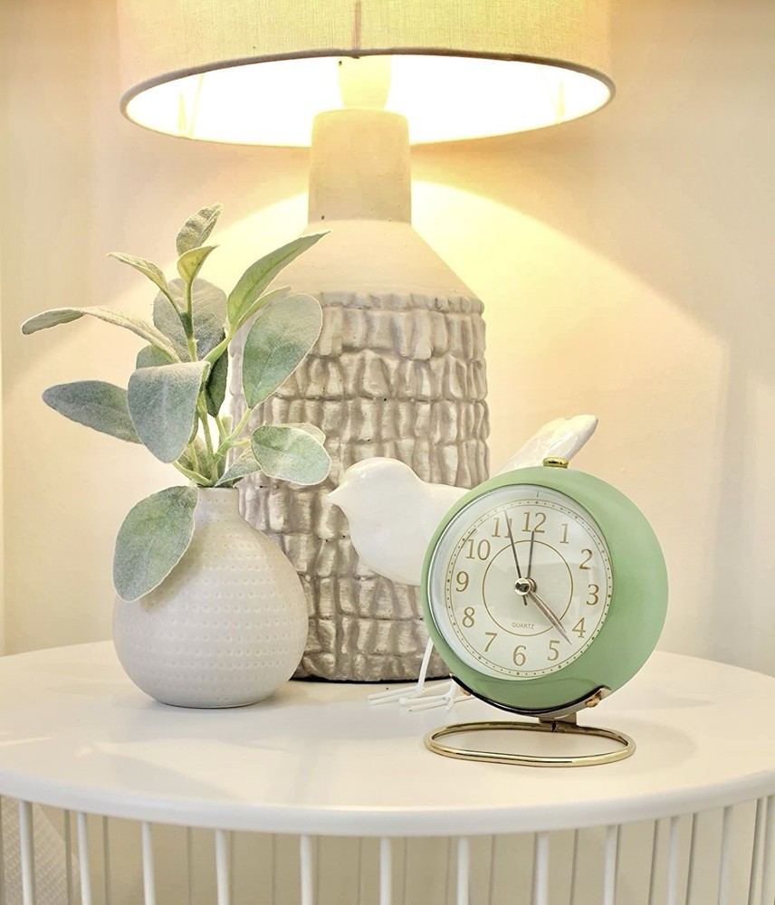 Elegant Chic Light Green Desk Clock