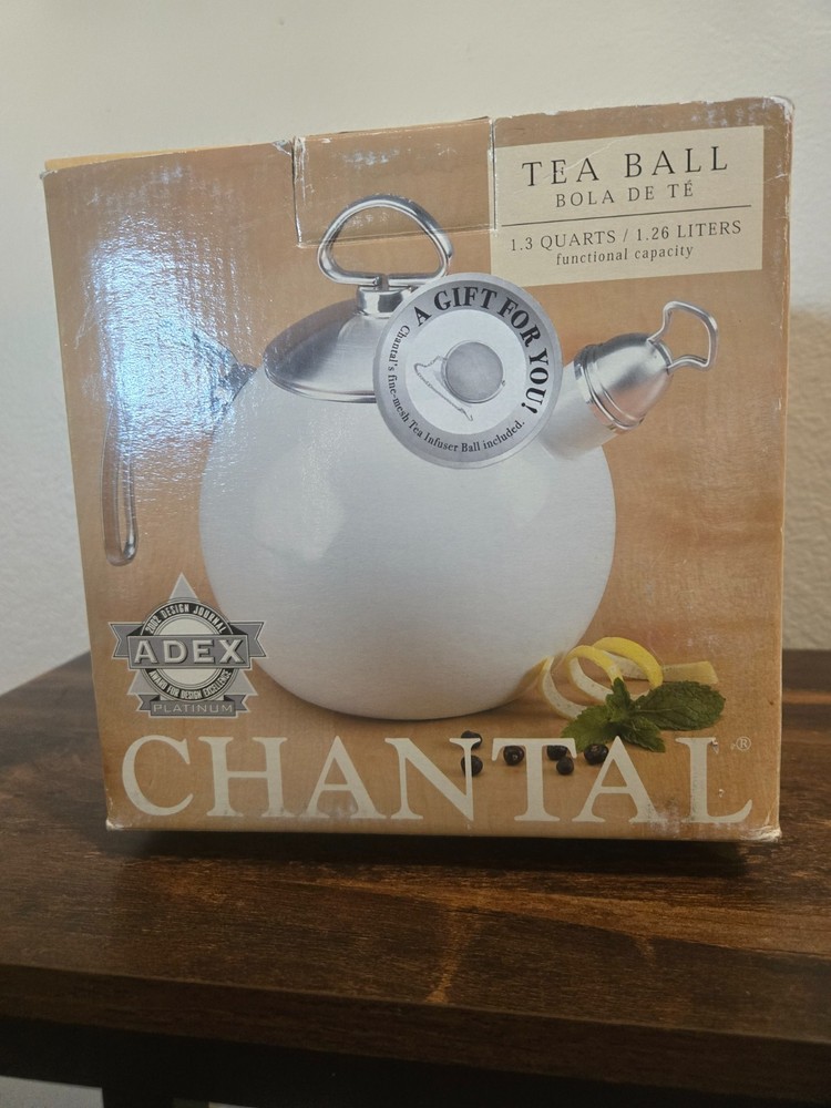 Chantall Tea Ball 1.3 quart-white