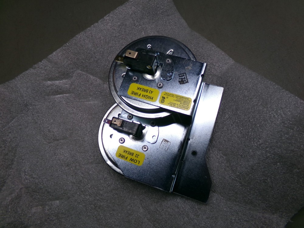 CARRIER HK06WC077 VACUUM SWITCH