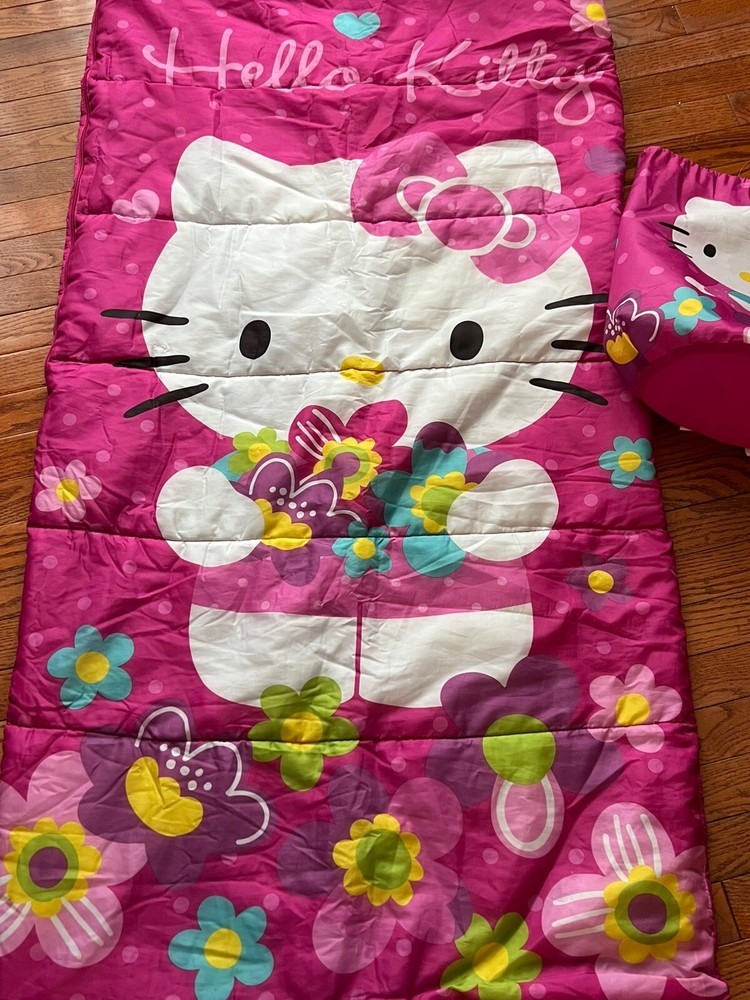2015 Hello Kitty Sleeping Blanket Bag Backpack Carrying Case Good Zipper Clean