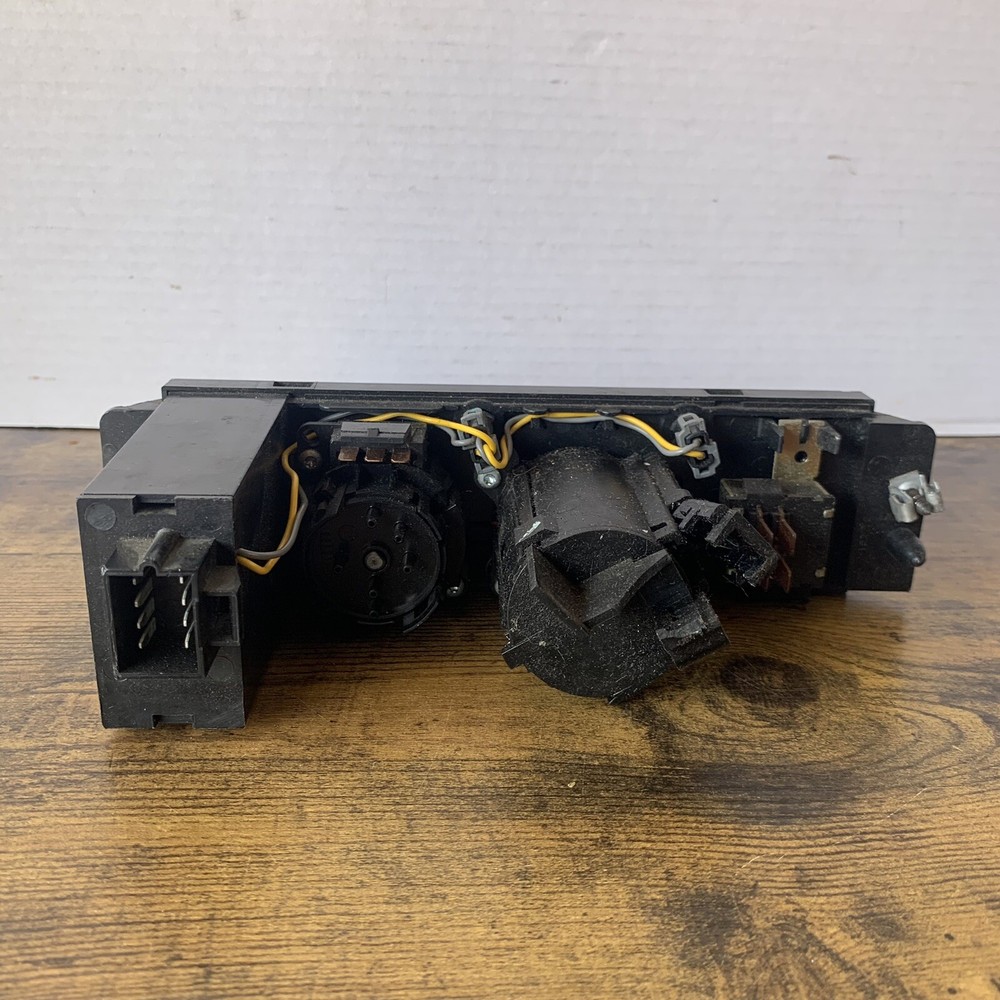 16242871 | GM OEM A/C TEMP CLIMATE CONTROL PANEL UNIT SWITCH BUTTONS