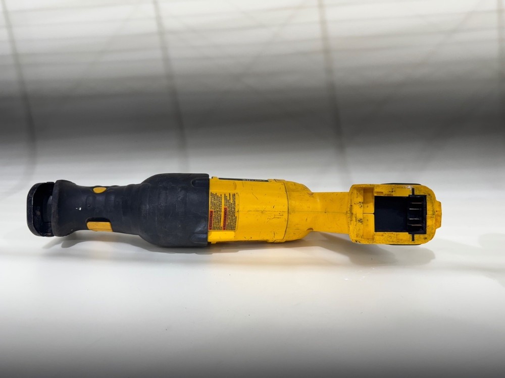 Dewalt DCS380 20V Max Variable Speed Reciprocating Saw Tool Only Used Tested