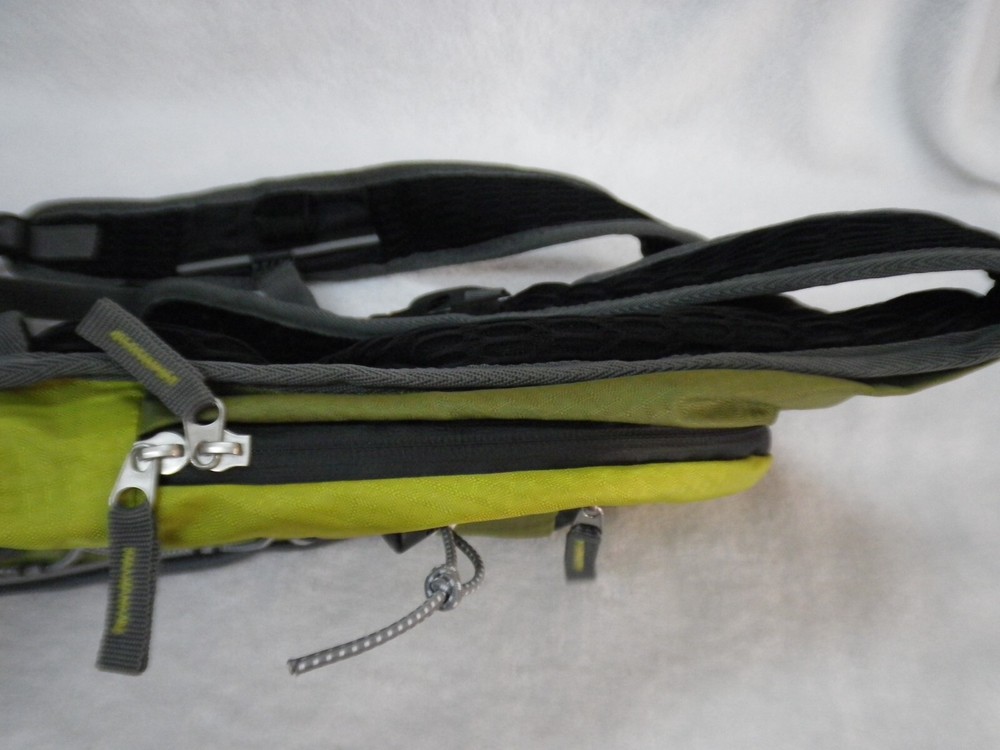 CRANE AUTHENTIC TWO TONE GREEN WALKING HIKING Backpack PADDED BACK 92070