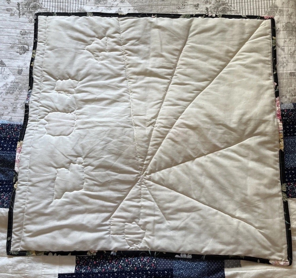 Absolutely Beautiful Quilted Piece 29”x28”