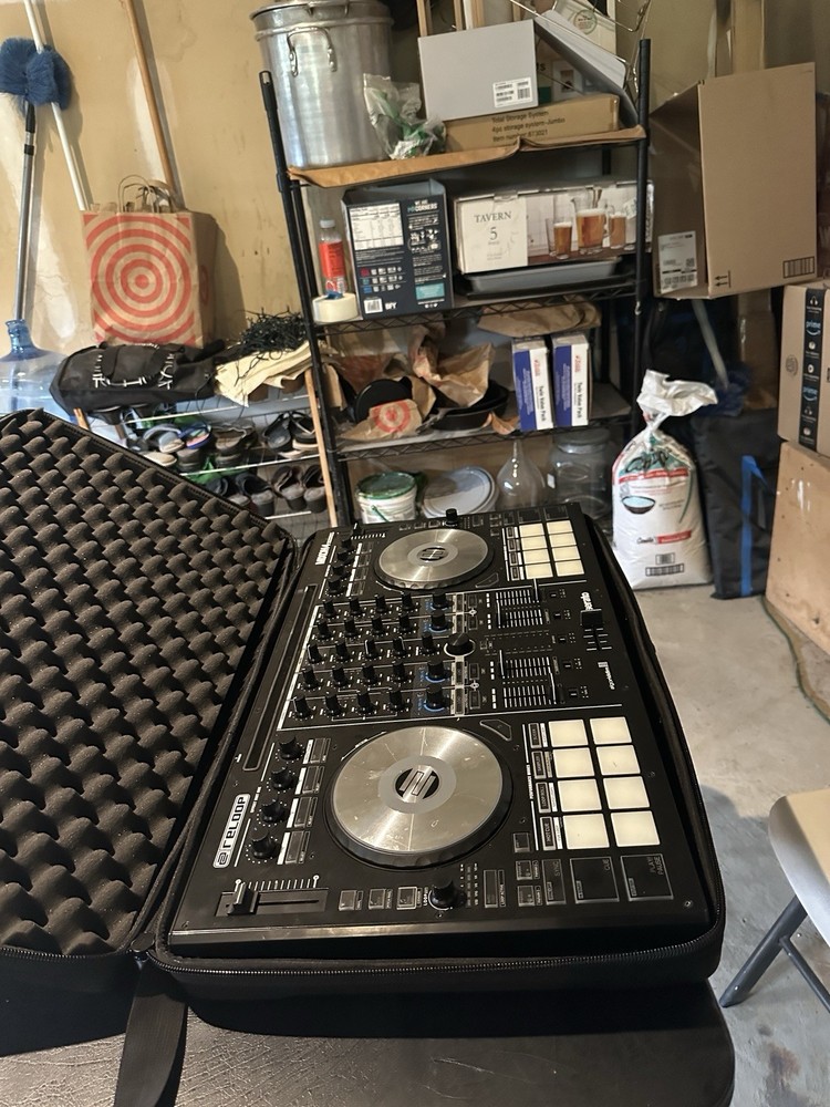 Reloop AMS-MIXON-4 Multicolor DJ Controller