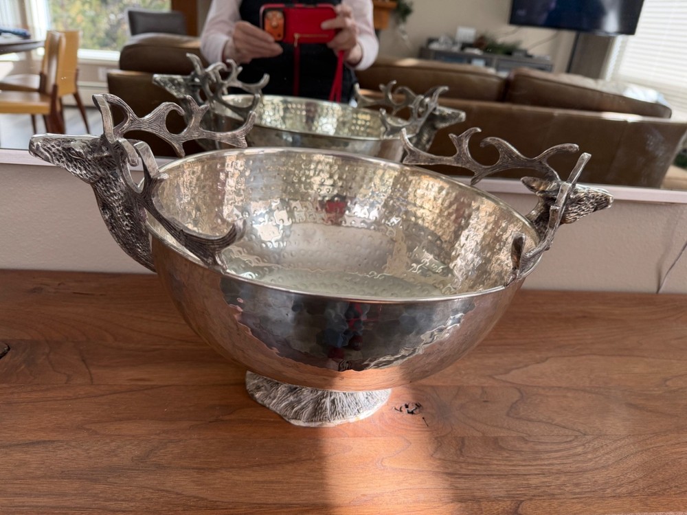 LARGE HAMMERED SILVER PLATE BOWL 18", DOUBLE DEER/STAG HEAD HANDLE CENTER PIECE