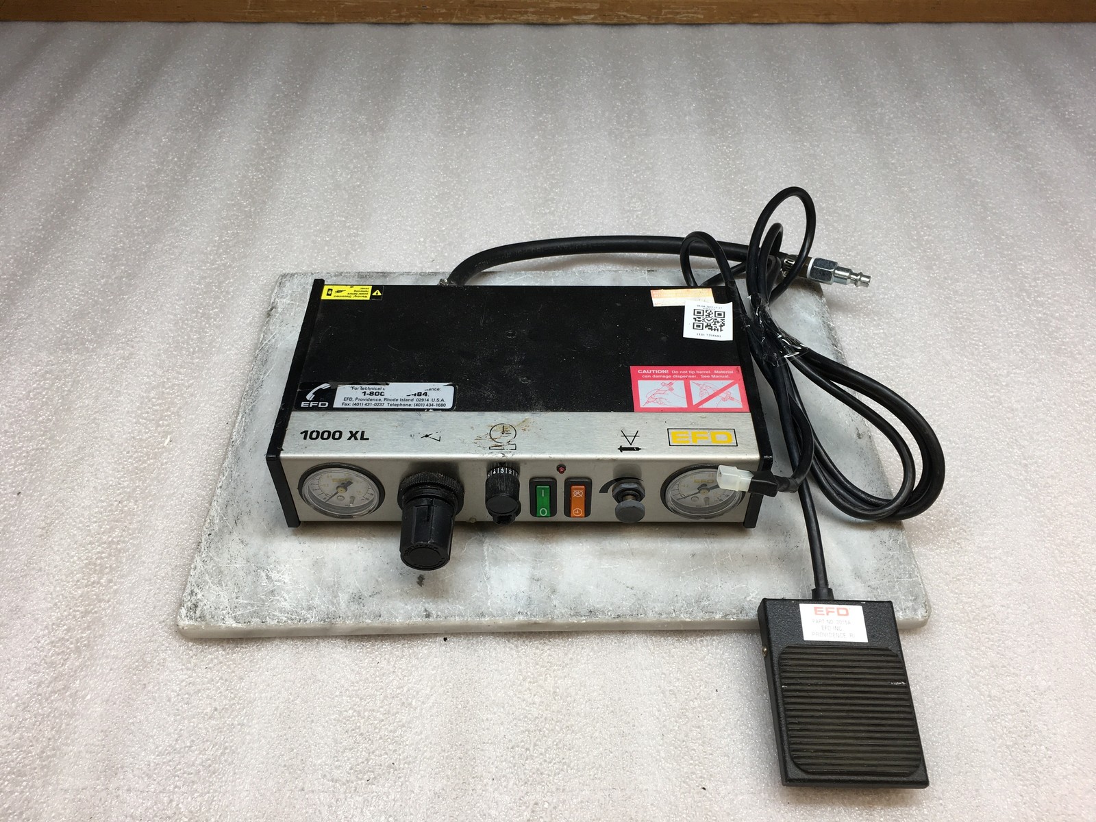 EFD 1000XL Electronic Fluid Adhesive Dispenser Device with Pedal