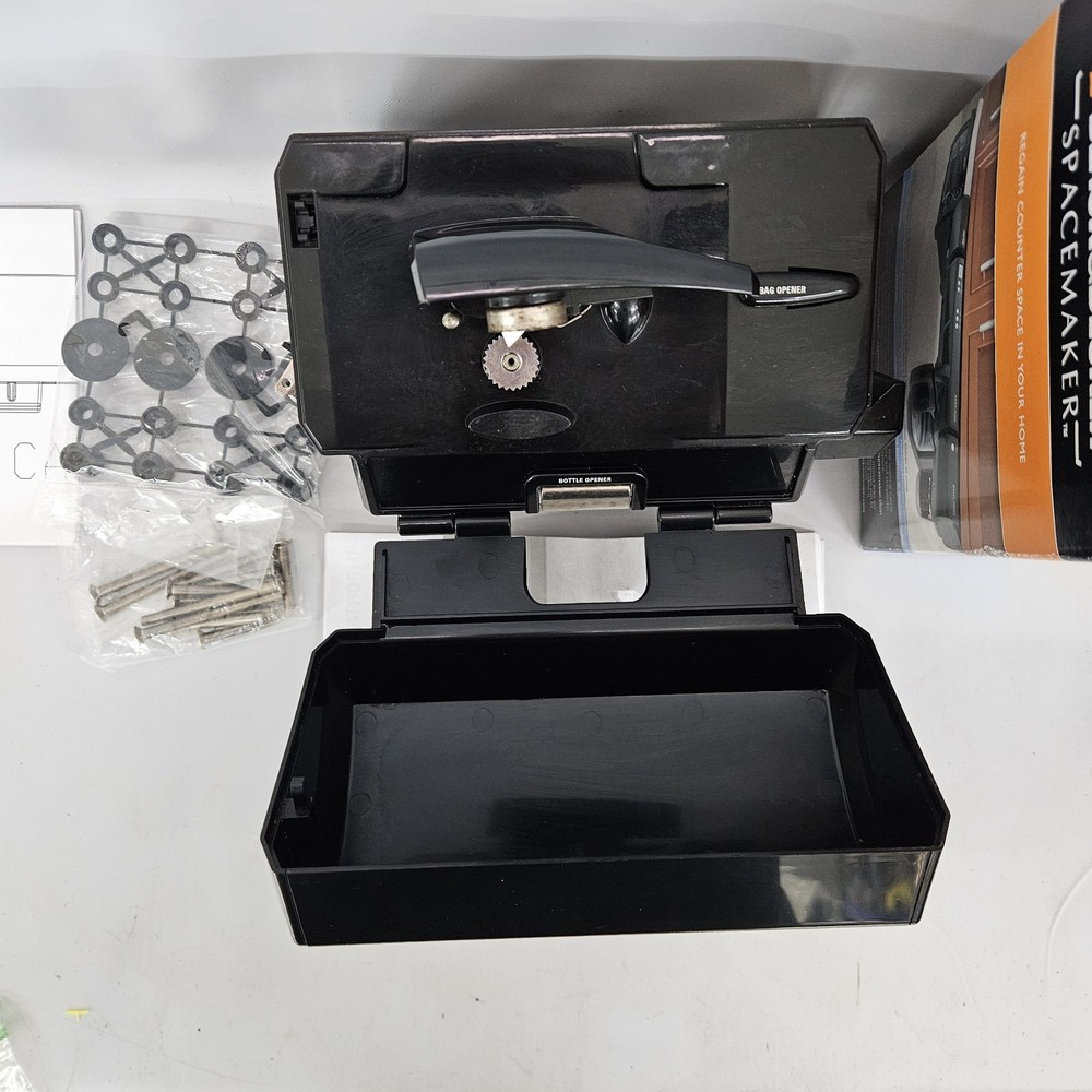 Black & Decker SpaceMaker CO100B Under Cabinet Can Opener With Hardware Tested