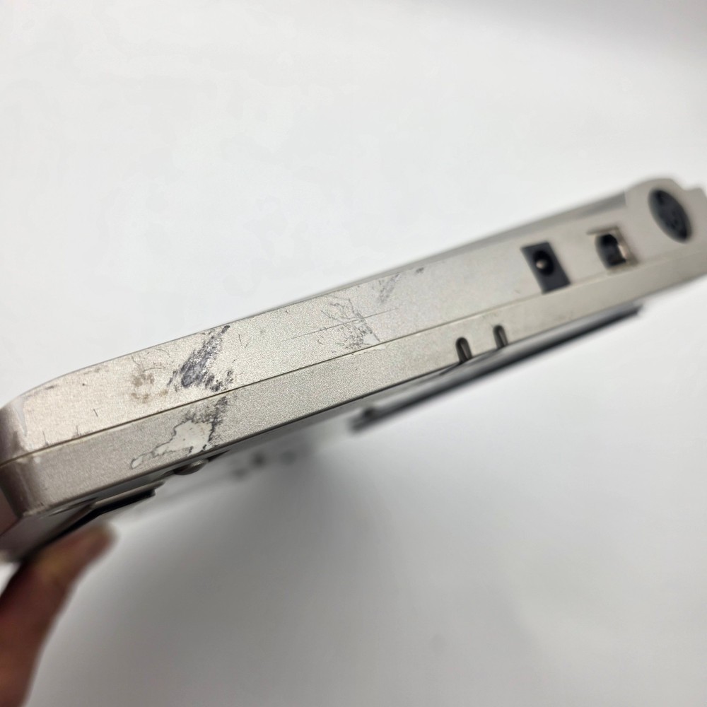 Akai Professional MPD16 USB/MIDI Pad Controller