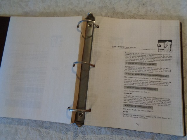 Ashton Tate Programming With dBase III Plus Reference Manual