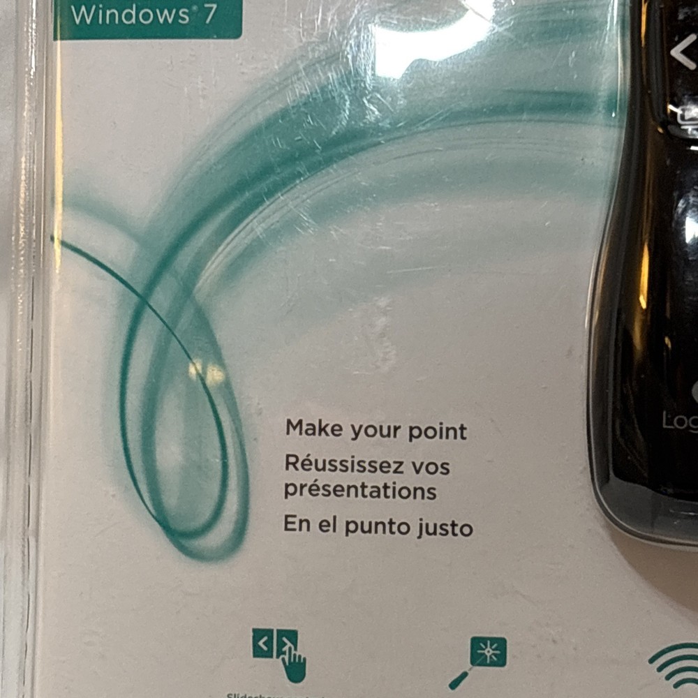 Logitech R400 Presenter Remote Control & Laser Pointer Black 910-001354