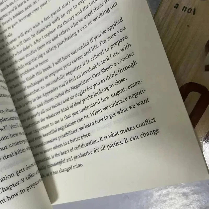 Never Split The Difference By Chris Voss Books In English Delivery in 15-20 Days