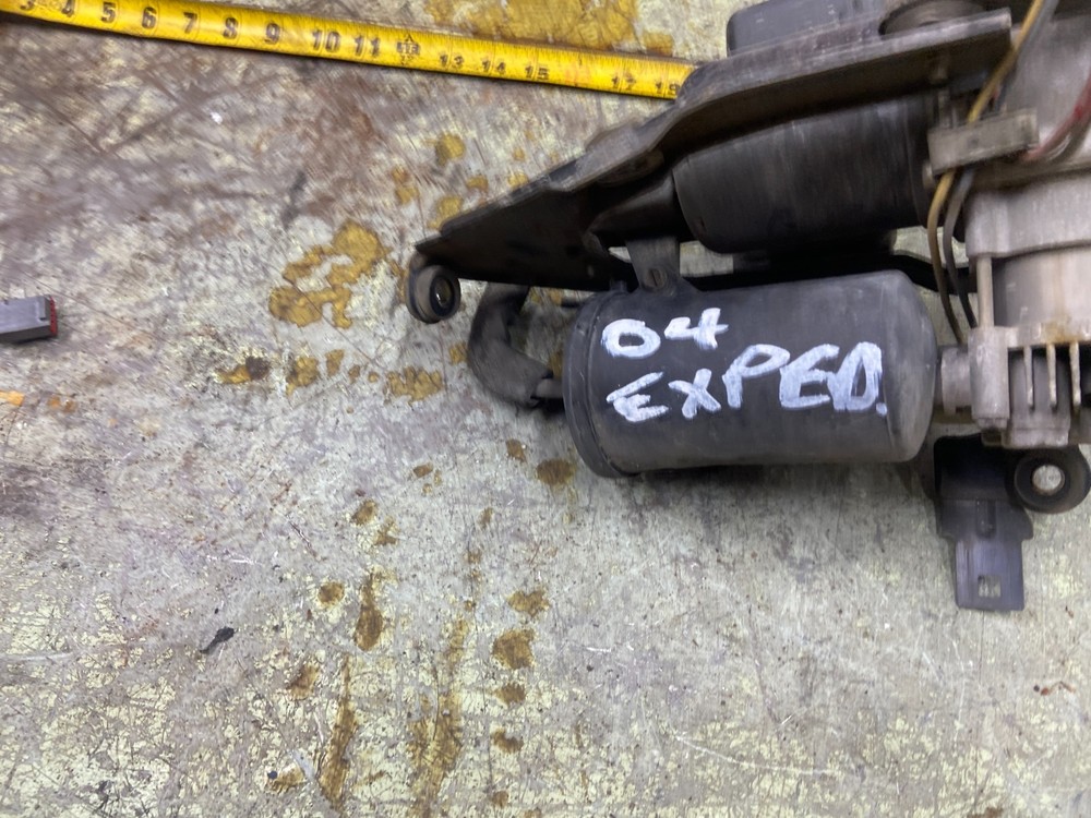 03-06 EXPEDITION SUSPENSION LEVELING PUMP