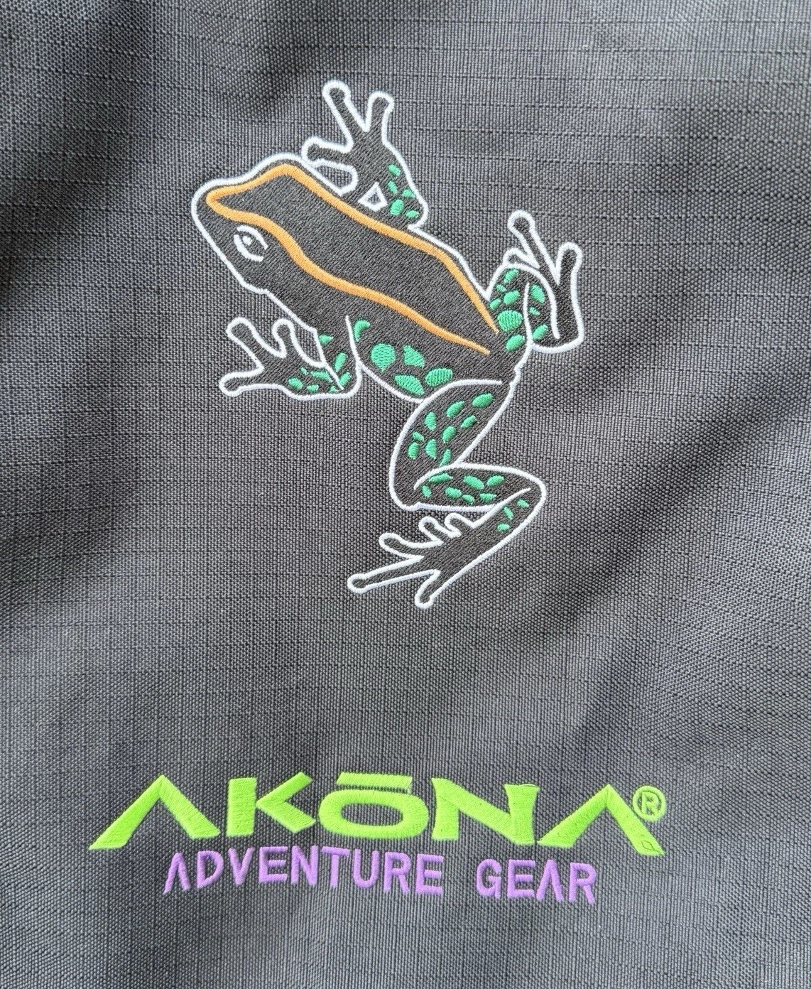 Akona Adventure Gear 31x15x15 XL Travel Dive Scuba Roller Bag Black Rain Cover