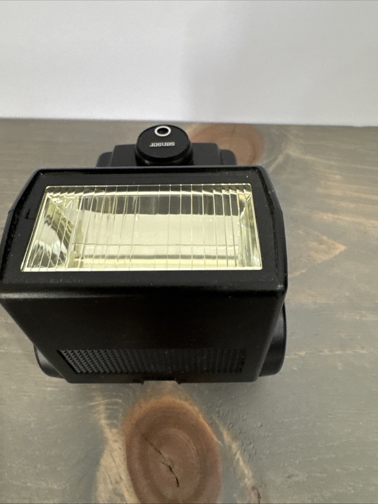Vivitar Auto Thyristor 283 Auto Electronic Flash Camera DSLR Accessory Untested