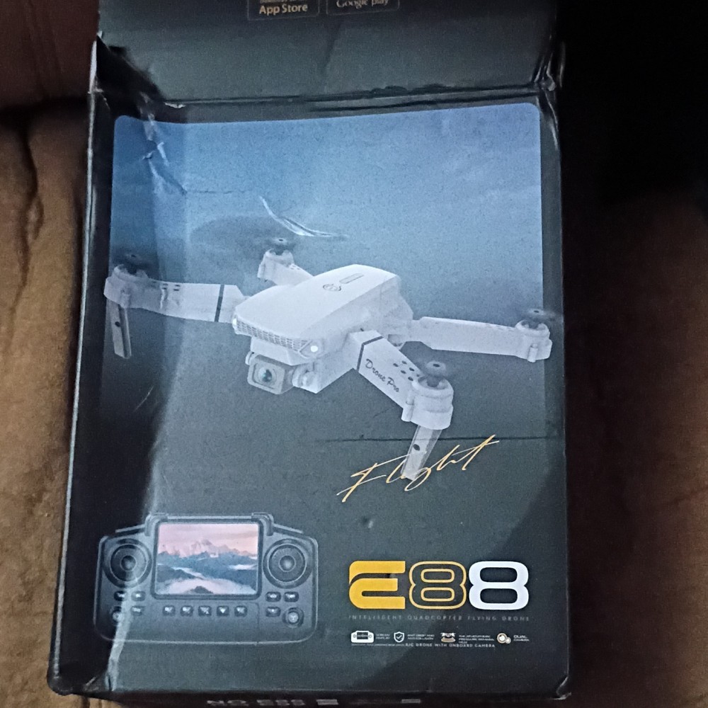 E Series E88/E99 Quadcopter Drone Dual Camera Screen Display RC Black