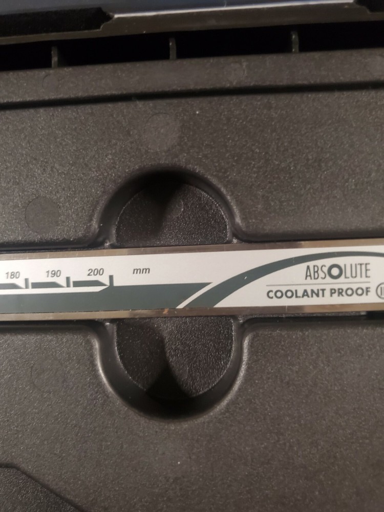 Mitutoyo 573-602 Offset Digital Caliper, 0-200mm Range, 0.01mm