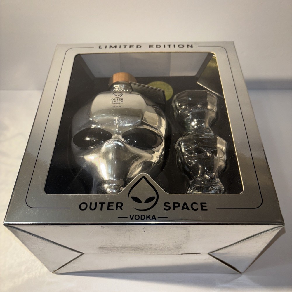 LARGE OUTER SPACE VODKA ALIEN HEAD EMPTY BOTTLE LIMITED EDITION BOX SHOT GLASSES