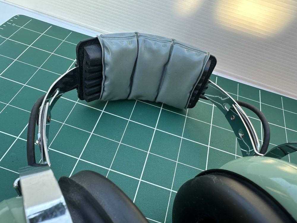 David Clark H7030 Headset With Microphone - Bin 4