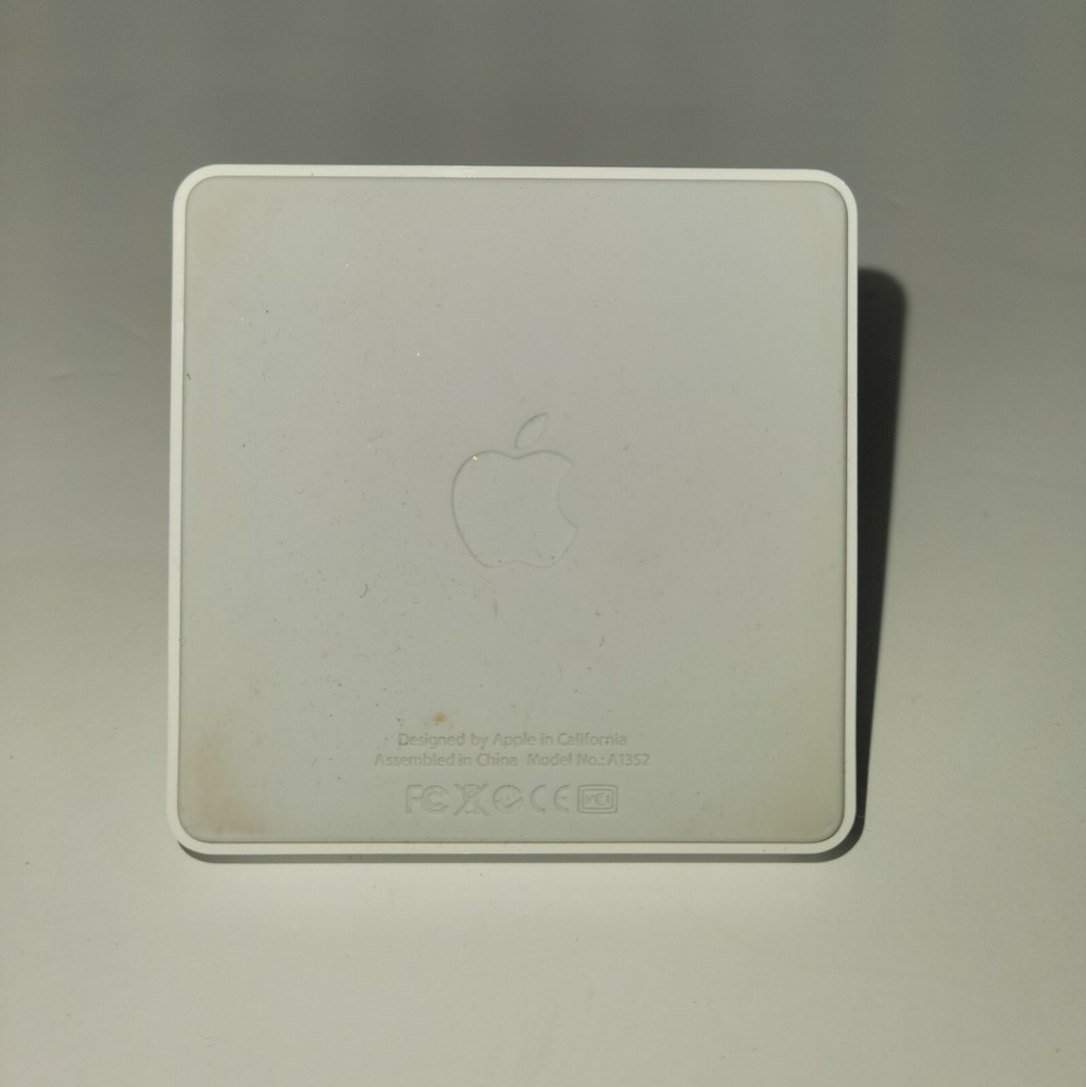 Apple IPhone Charging Base Model A1352 Good Works