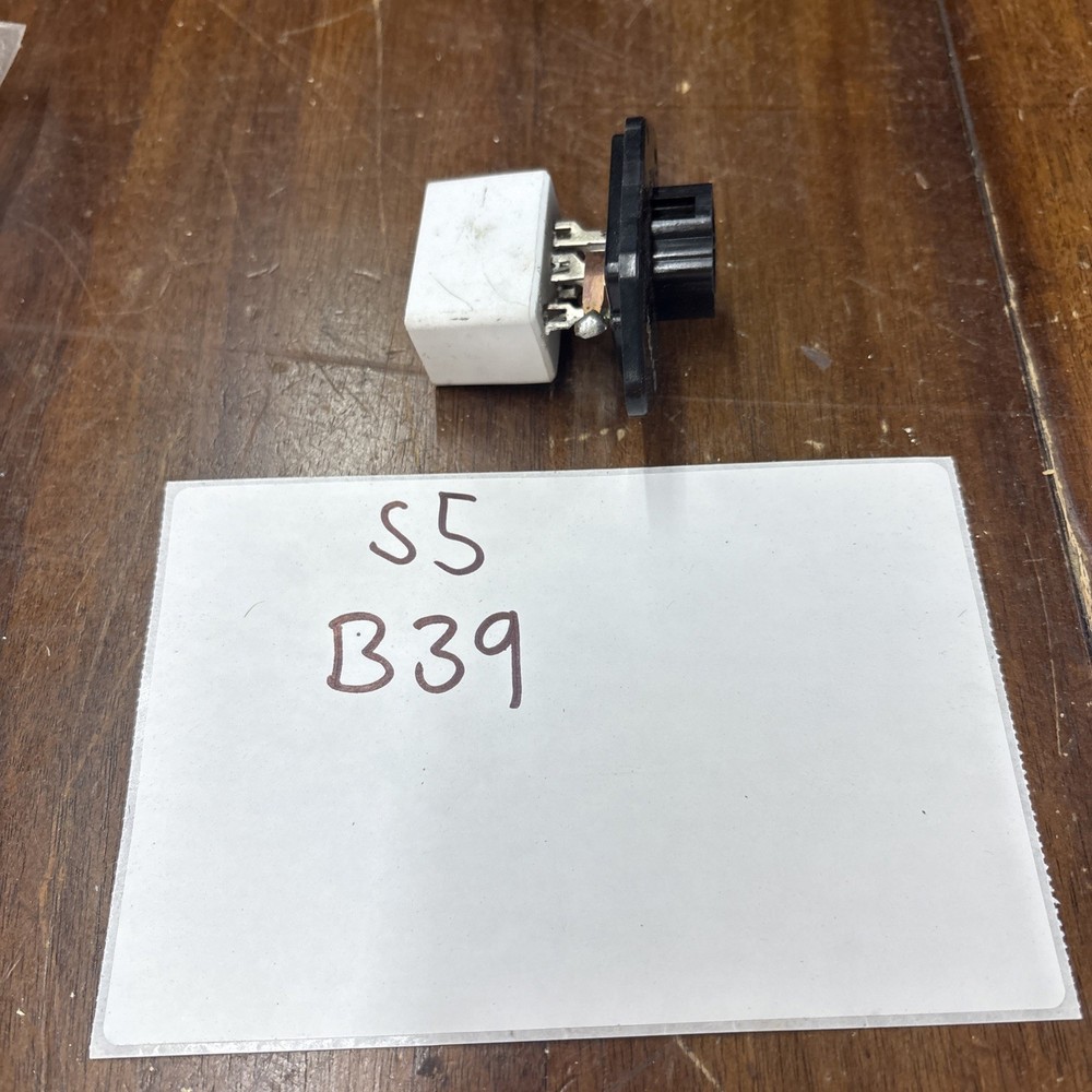 Hyundai Resistor (AM86000601-2)